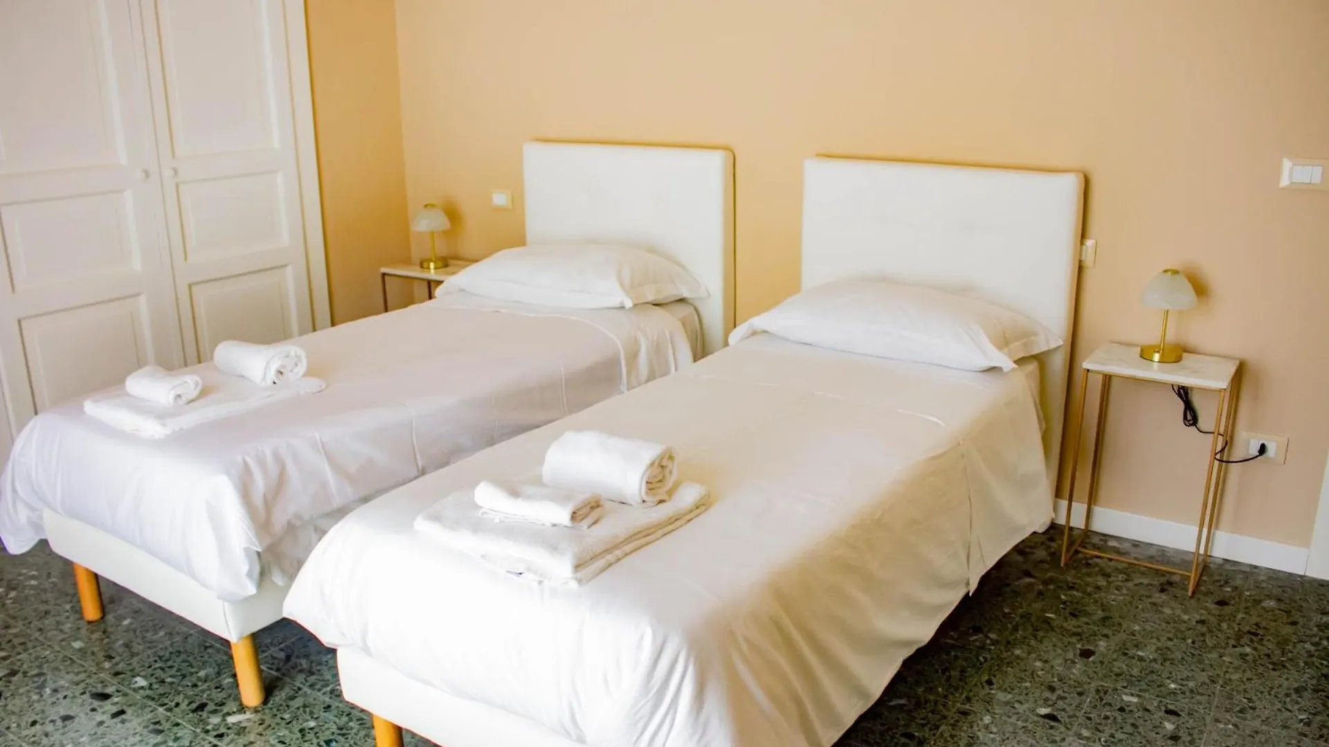 Apartment Palazzo La Piana Rooms Catania Italy